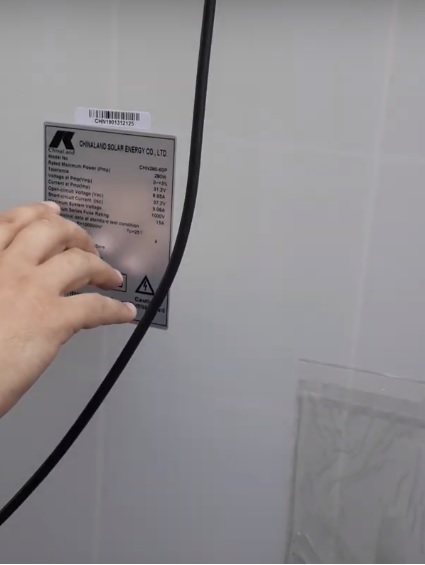 eticheta de identificare panou fotovoltaic .jpg