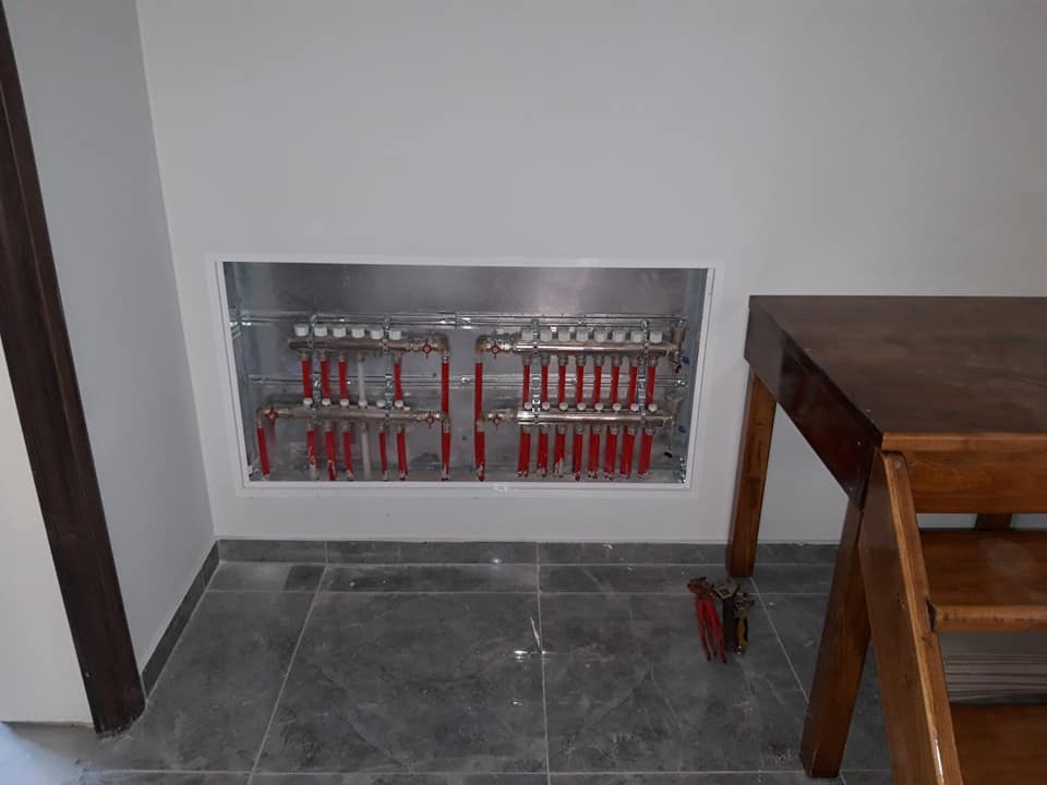 distribuitor si colector incalyire pardoseala.jpg