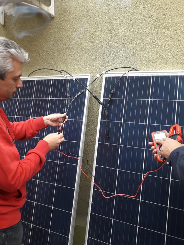 legaturi in paralel curentul se aduna I=18A.jpg