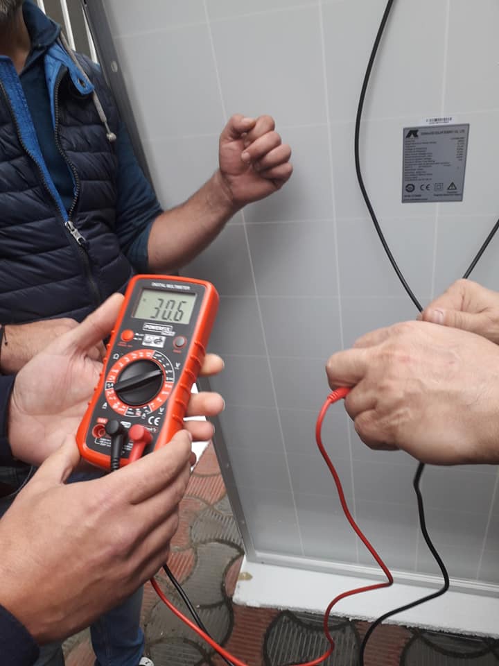 U=31V scoate panoul fotovoltaic .jpg