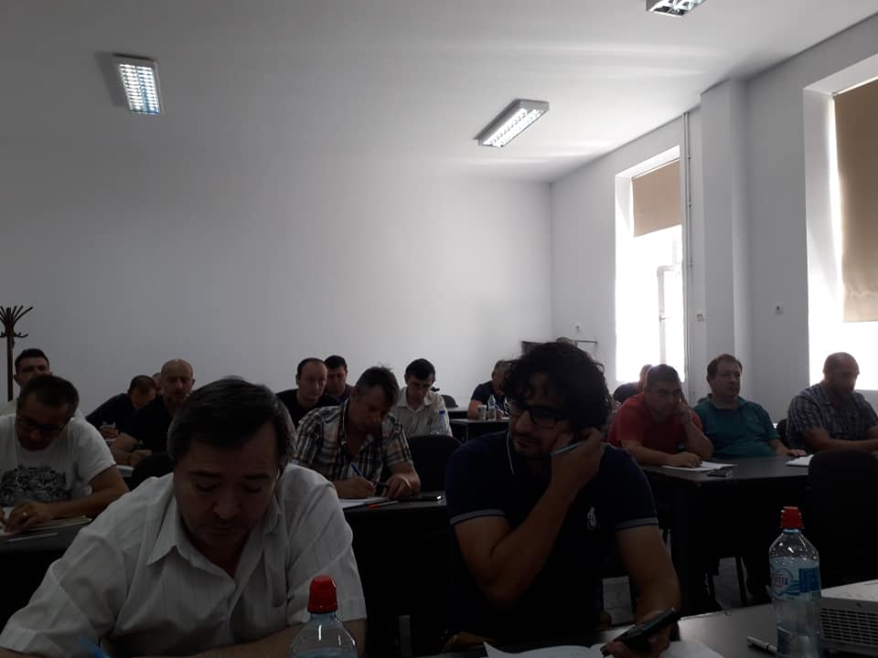 grupa 12 fotovoltaici in sala.jpg