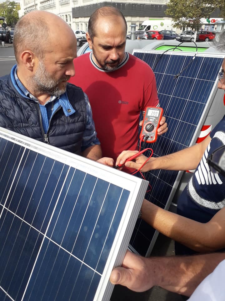 curentul in scurt circuit panouri fotovoltaice inseriate P=600W.jpg