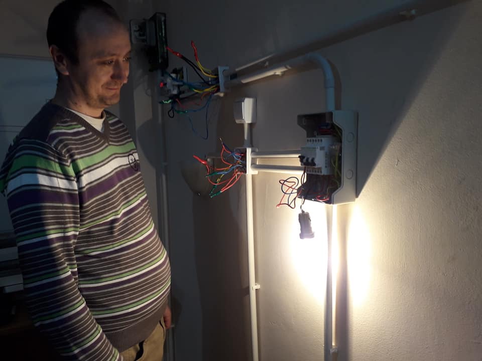 lampa de control inseriata cu disjunctorul .jpg
