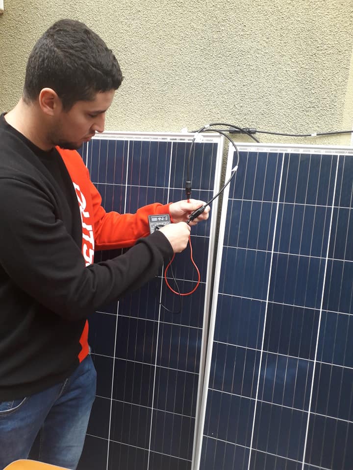 tensiunea de mers in gol U=32V .jpg