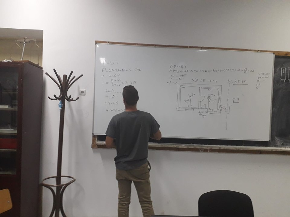 Laurentiu calculeaya puterea electrica tensiunea este de 48V.jpg