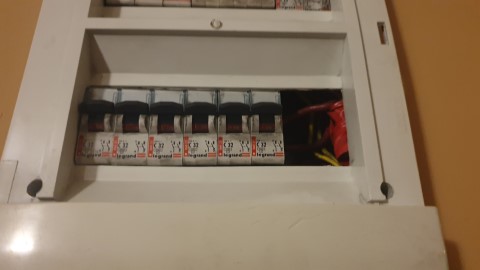 tablou electric monofaxat disjunctor luat foc .jpg