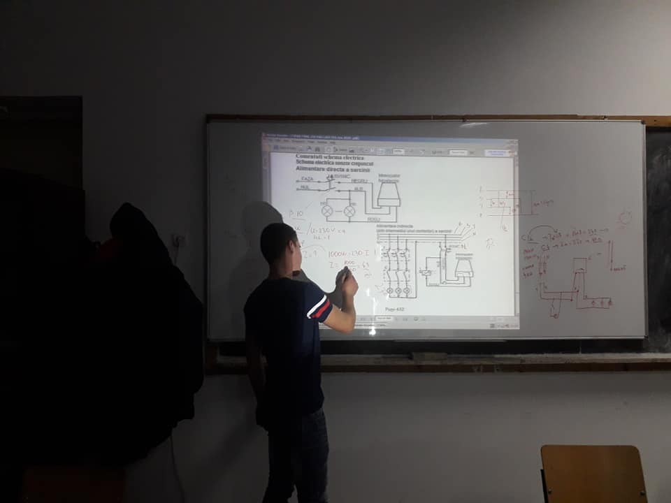 senzor de crepuscul in sistem monofazat si trifazat.jpg