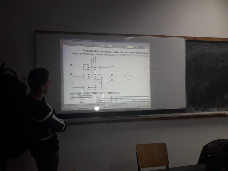 Laurentiu la tabla pornire asincron trifazat cu contactoare .jpg