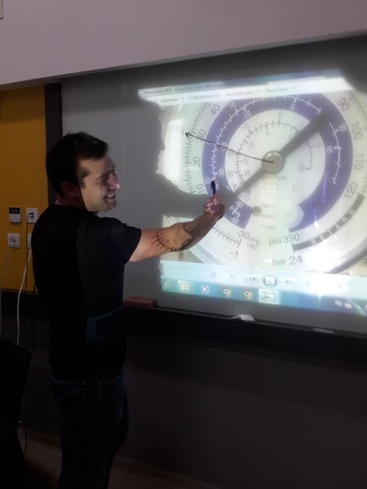 Laurentiu explica temperatura de vaporiyare refrigerant R134A.jpg