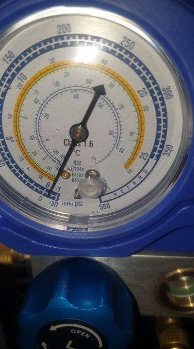 freonul R600A functioneaya in vid -o,5 bari.jpg