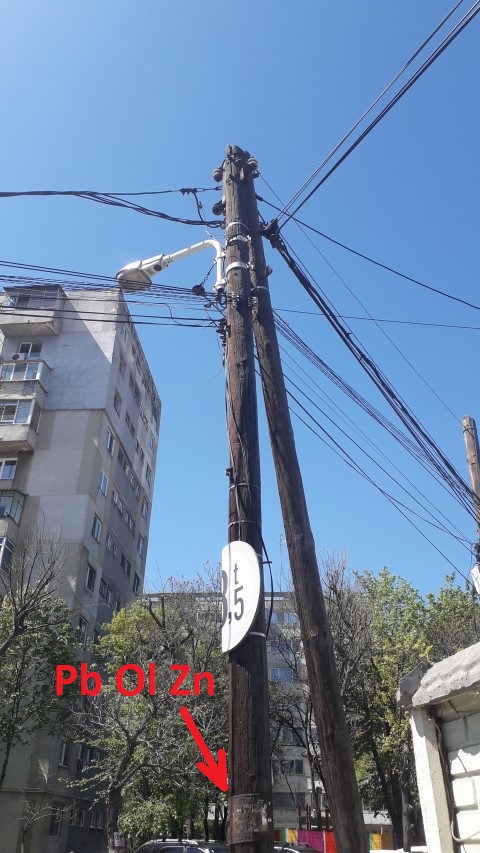 platbanda de otel zincat ruginita .jpg