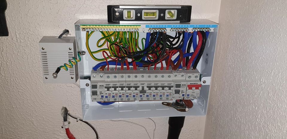 tablou electric finaliyat , disjunctoare curba B.jpg