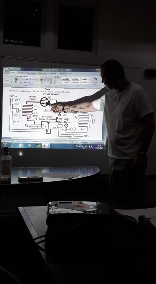 masina frigorifica pump down cu solenoid.jpg