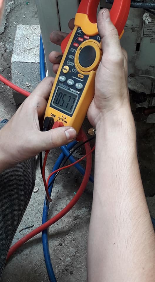 curentul pe care il absoarbe compresorul unui aer conditionat .jpg