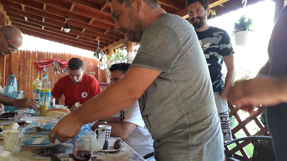 Grupa 17 frig la masa .jpg