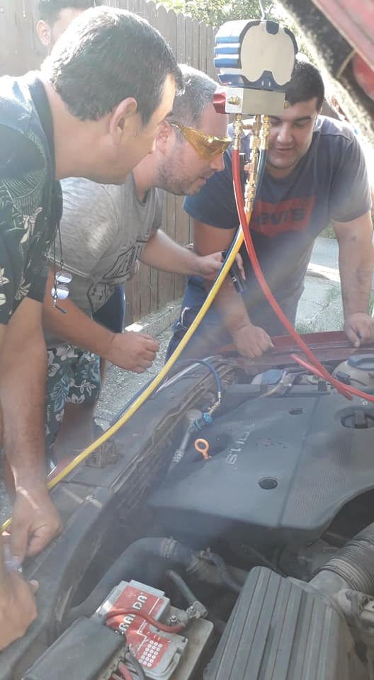 Aer conditionat auto freon R134A .incarcare.jpg