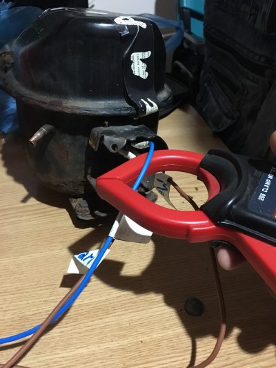 CURENTUL ABSORBIT DE COMPRESOR .JPG