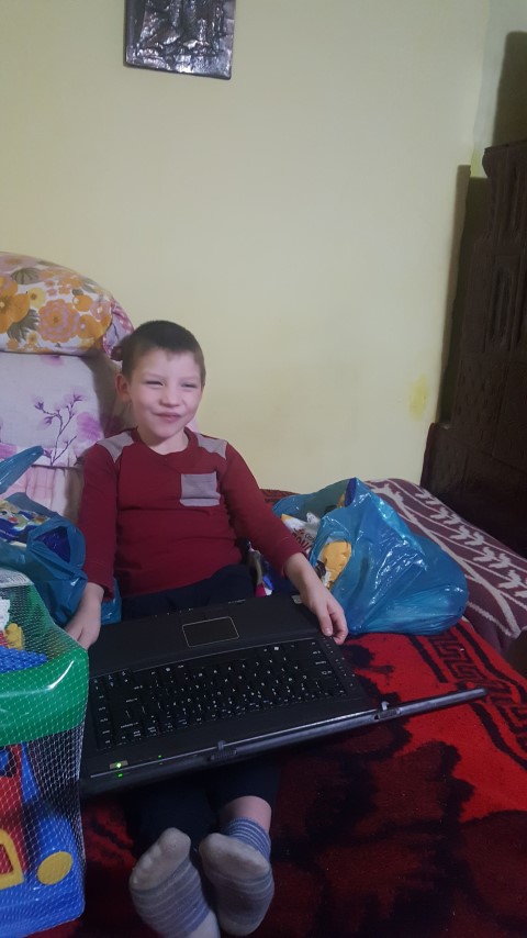 David a primit un laptop (Small).jpg