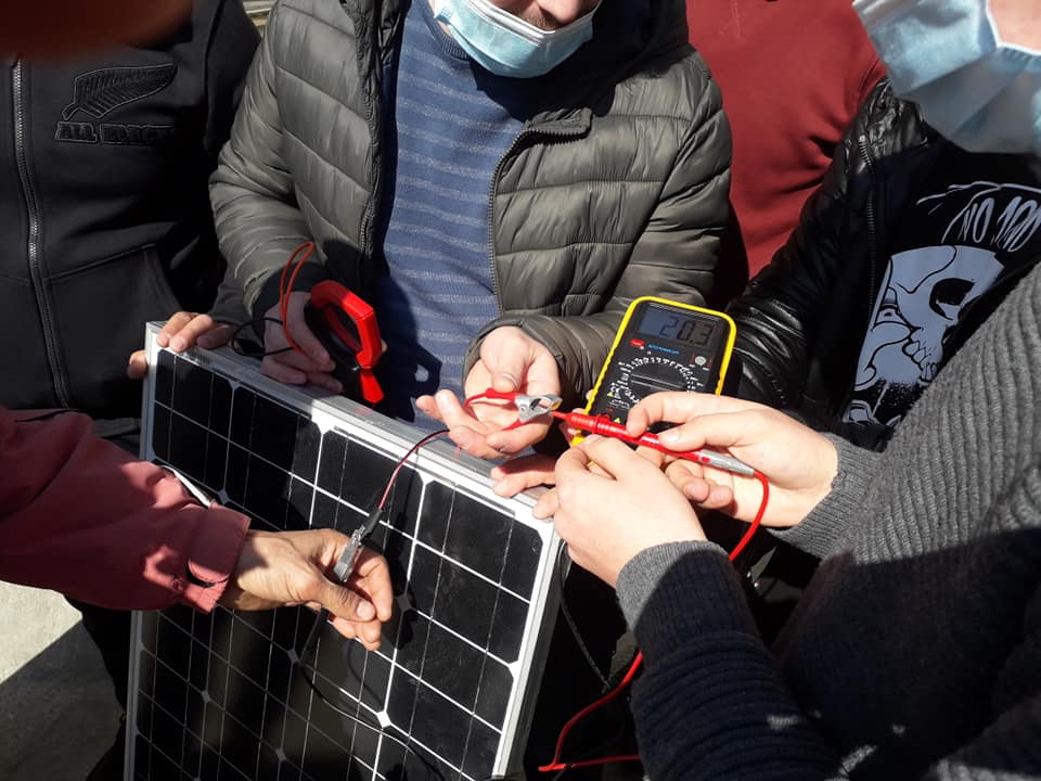 Tensiunea unui panou monocristalin .jpg