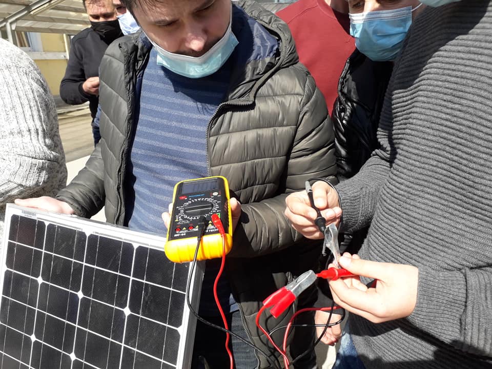 Masuratori electrice panou fotovoltaic monocristalin .jpg