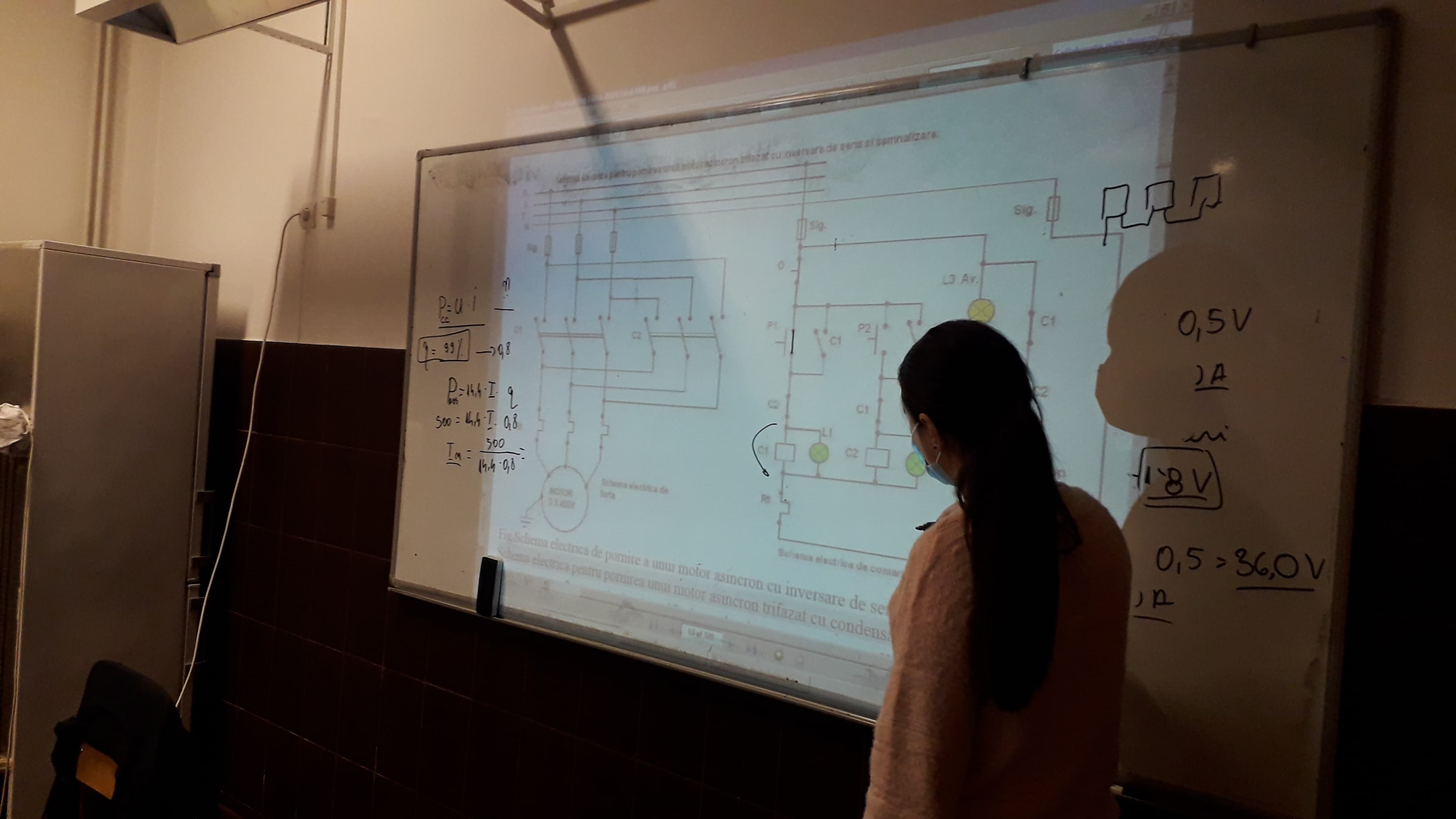 automatizari cu contactoare.jpg