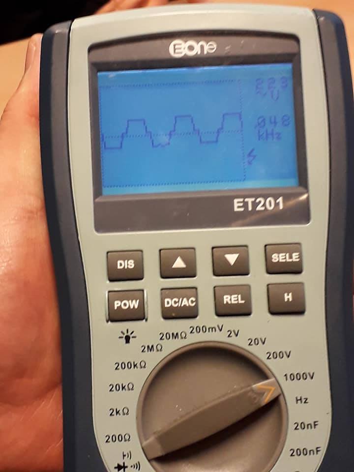 sinusoida in trepte la iesire din inverter.jpg