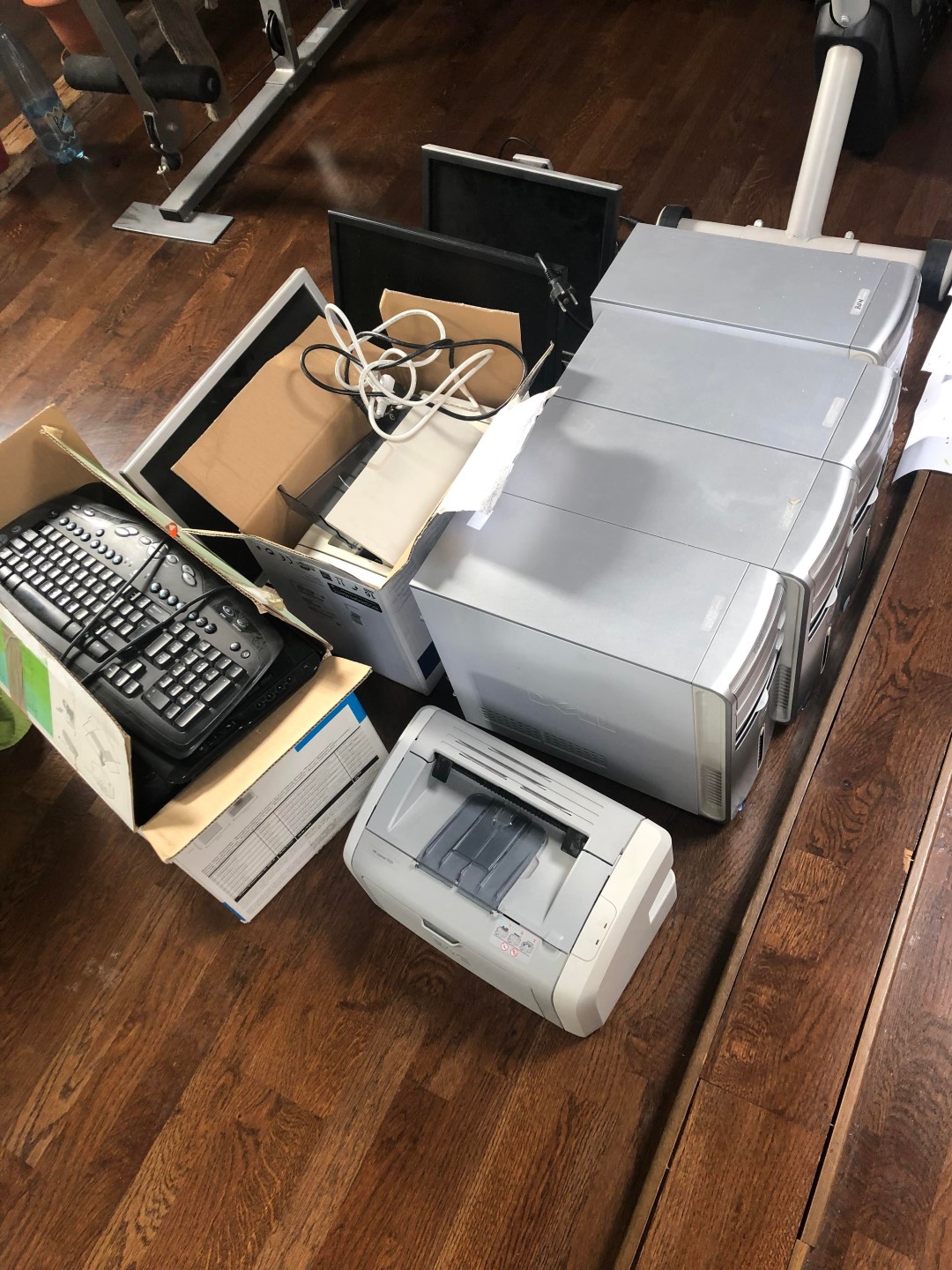 calculatoare pentru copii din Bogdanesti.jpg