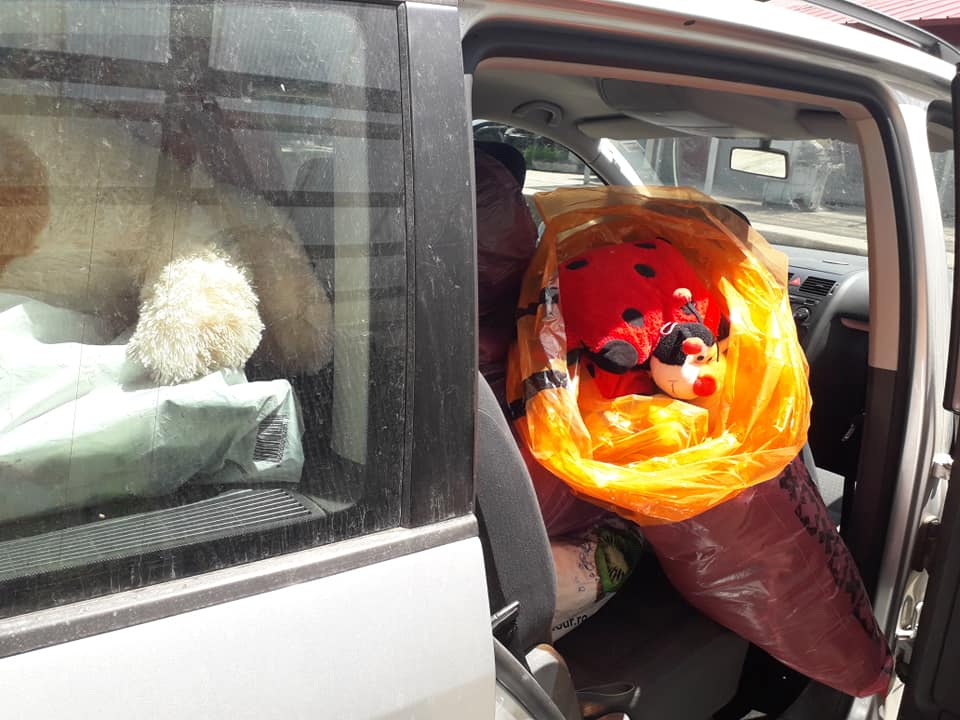 alte jucarii si hainute.jpg