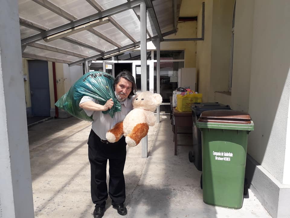 Pentru copii din Bogdanesti 1.jpg