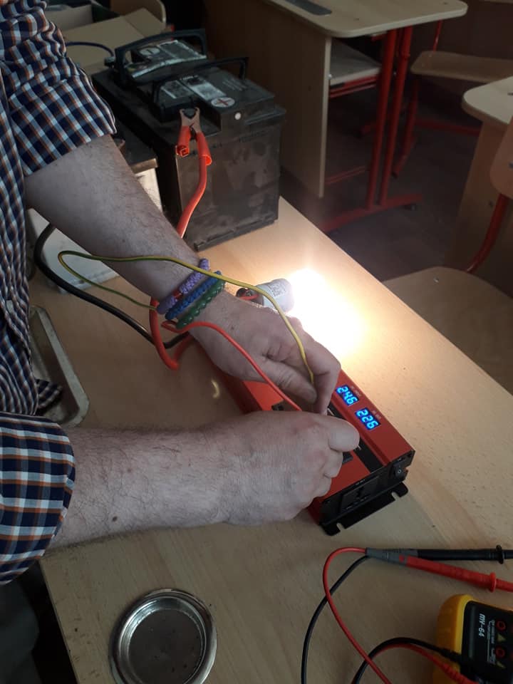 Aprindem lampa din inverter.jpg