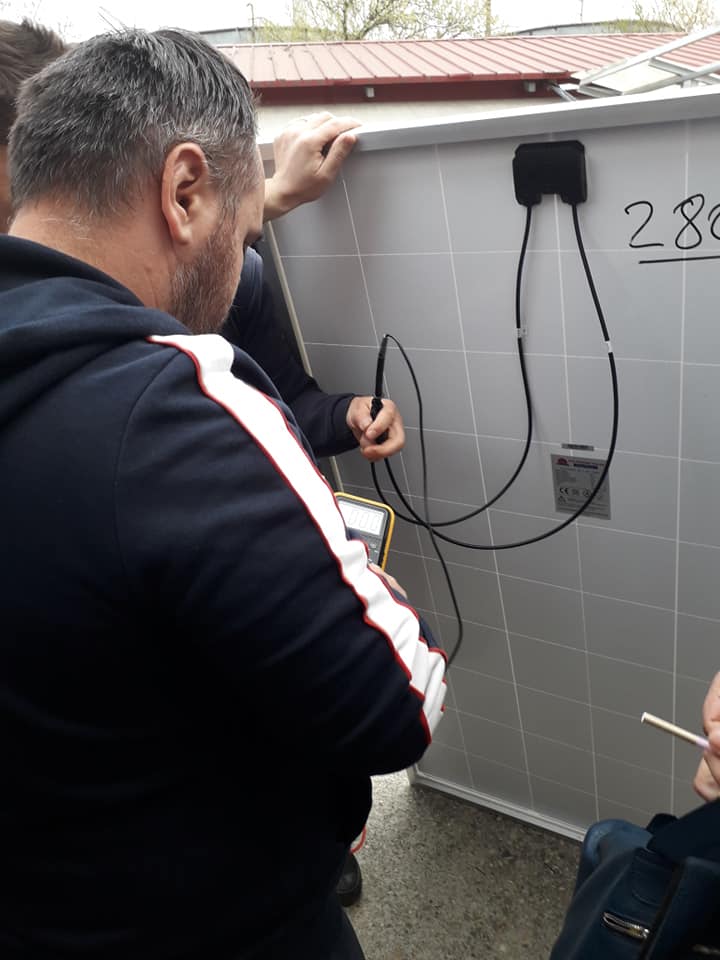 tensiunea de mers in gol panou fotovoltaic.jpg