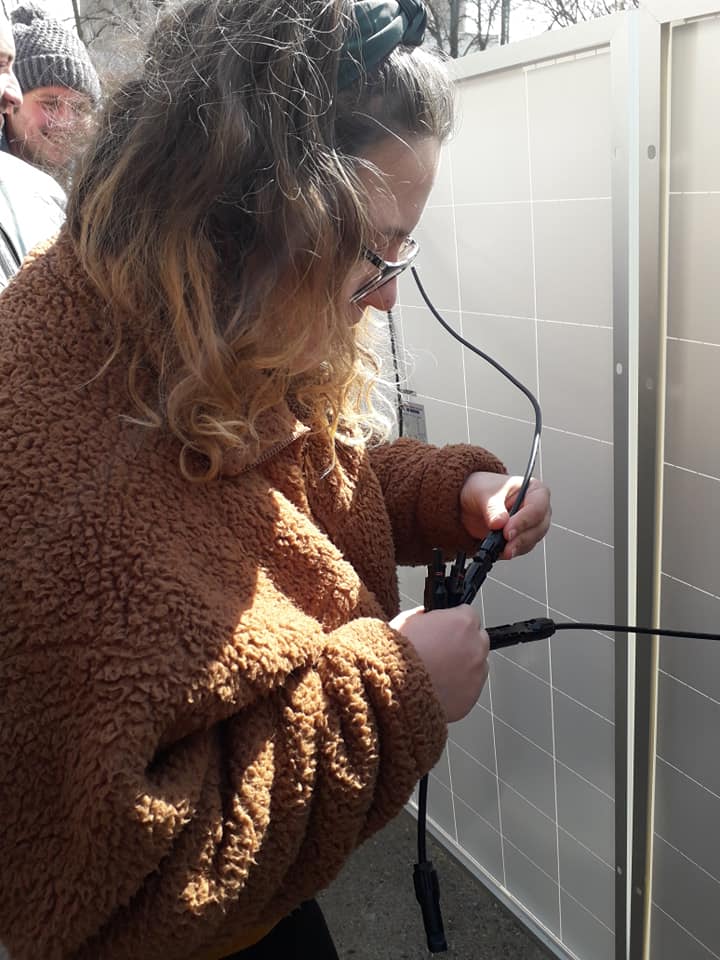 Legare in paralel panouri fotovoltaice folosind conectori Y.jpg