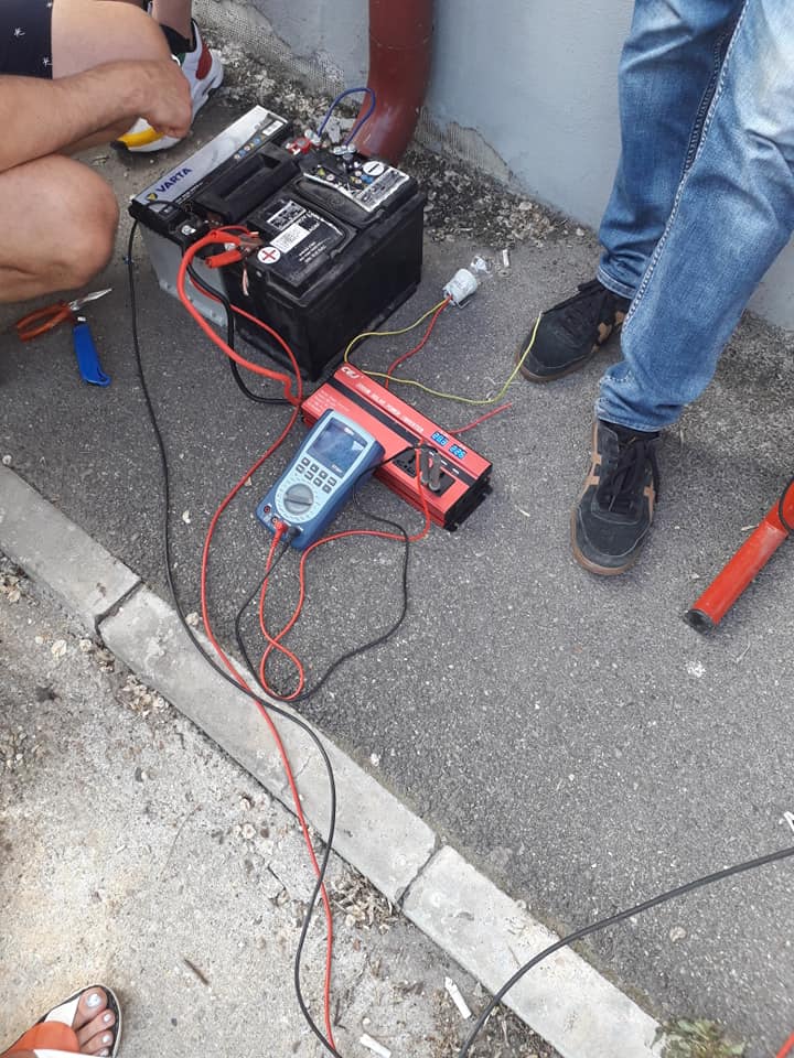 Legare inverter la acumulatori.jpg